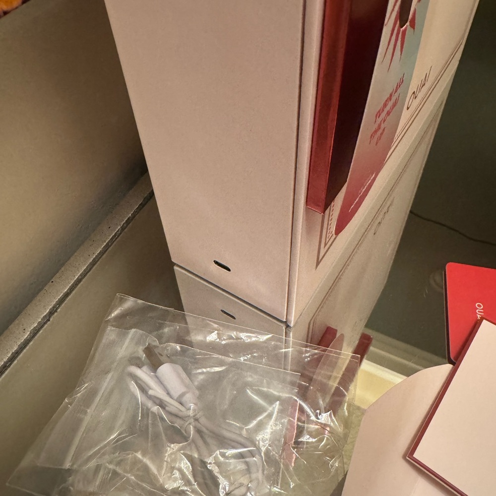 Ouai Empty box - image 7